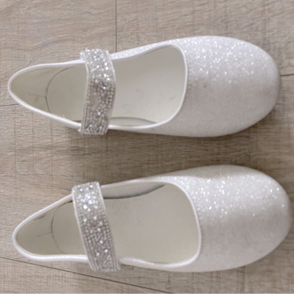 White size 4 dress shoes